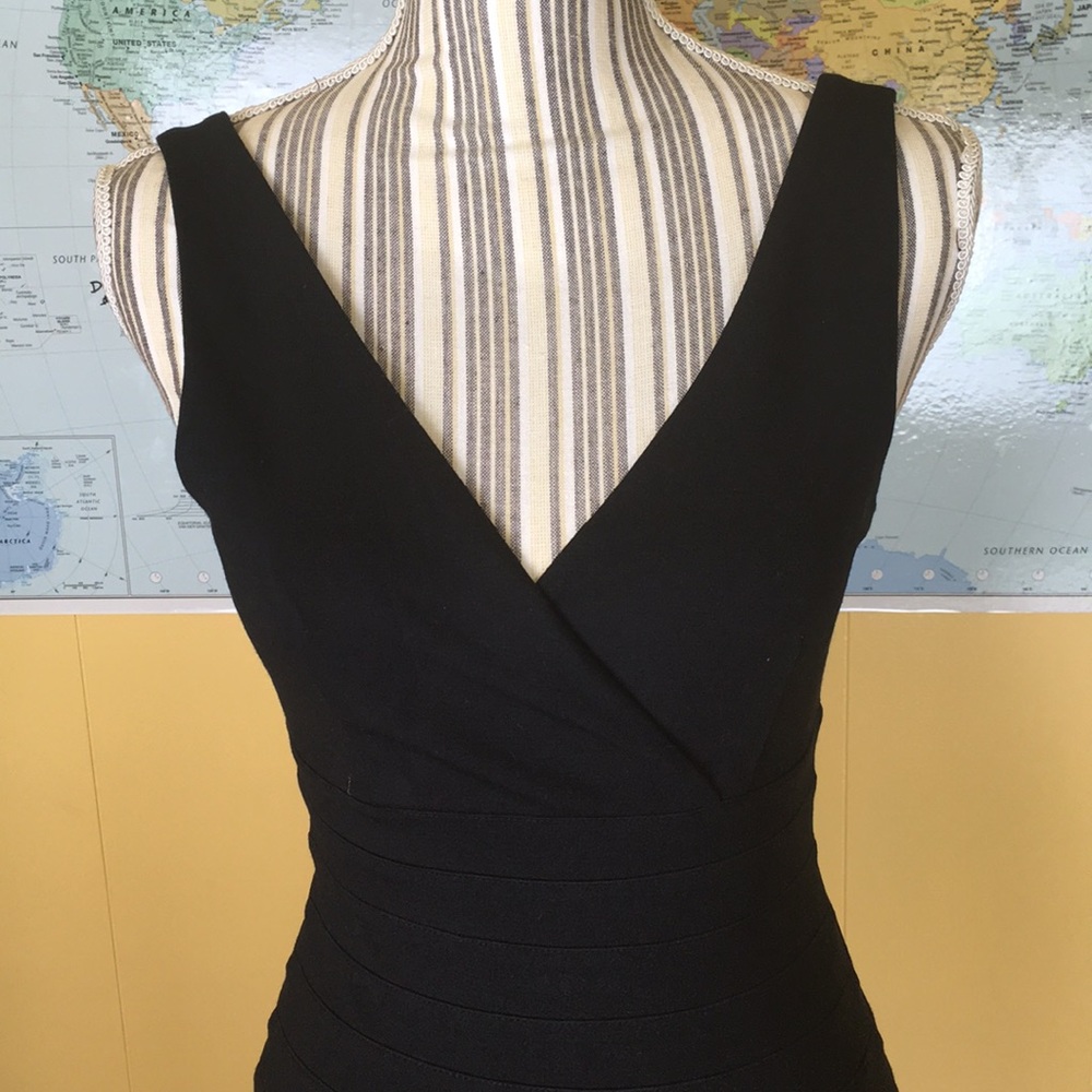 🎉NWT🎉Express Contour Little Black Dress - Picture 3 of 7